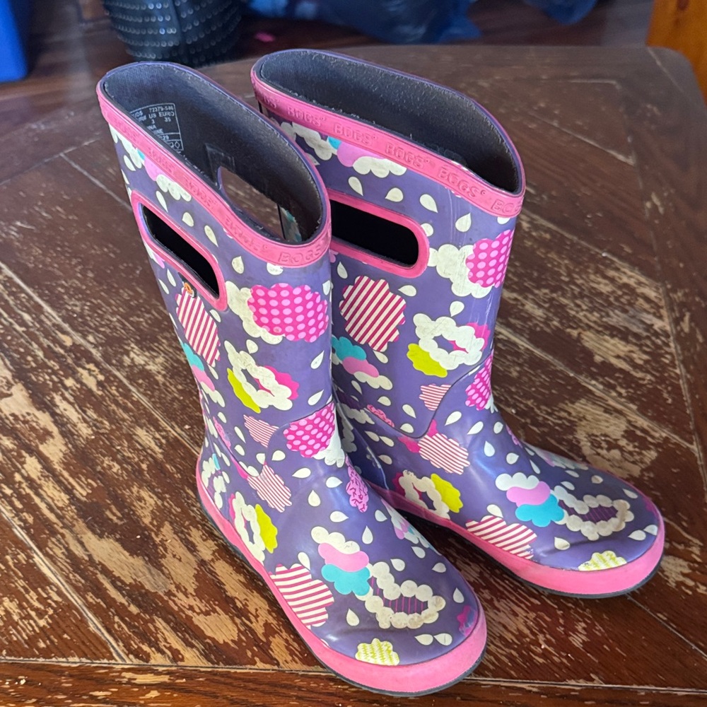 Bogs Kids' Vibrant Heart and Cloud Boots